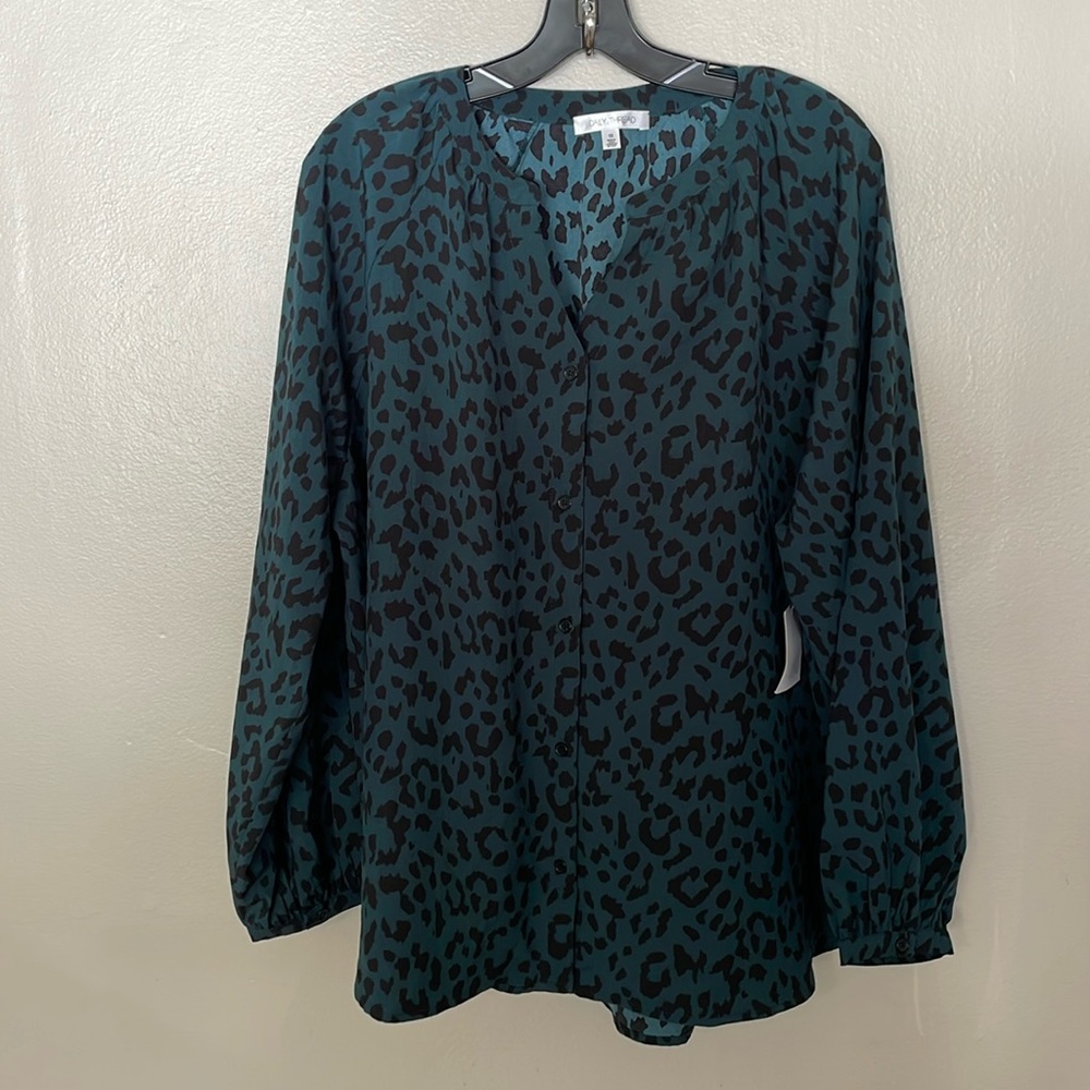 NWT Daily Thread Button Down Blouse. 1X